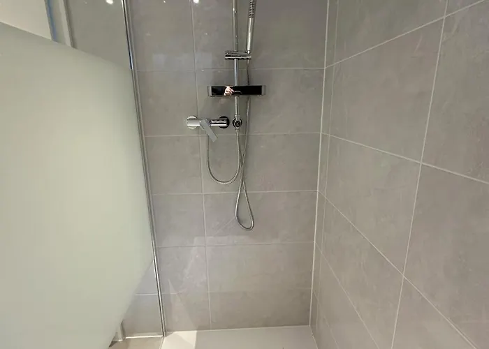 Vennoase * Μονσάου