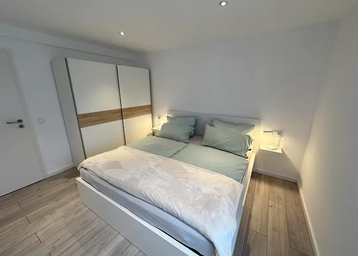 Vennoase * Μονσάου